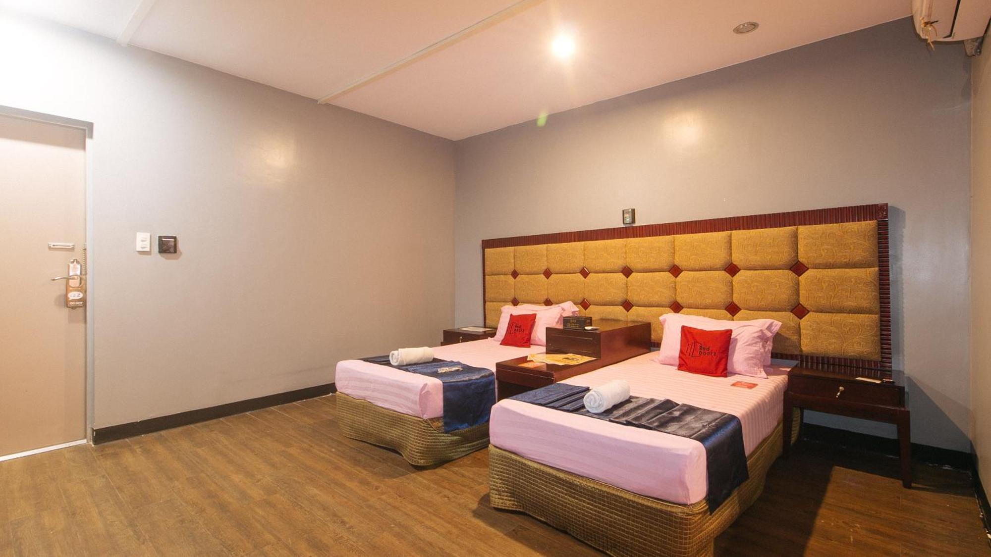 Reddoorz Premium At Jjimjbang Hotel Spa Manila Oda fotoğraf